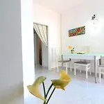 De La Paz *