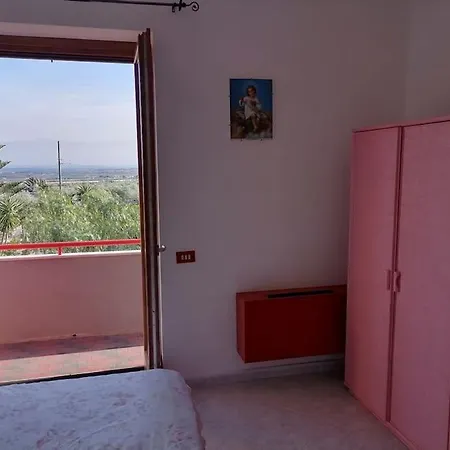 De La Paz Villa Manfredonia