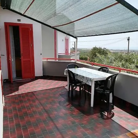 De La Paz Villa Manfredonia