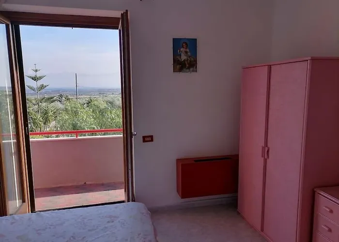 De La Paz Villa Manfredonia