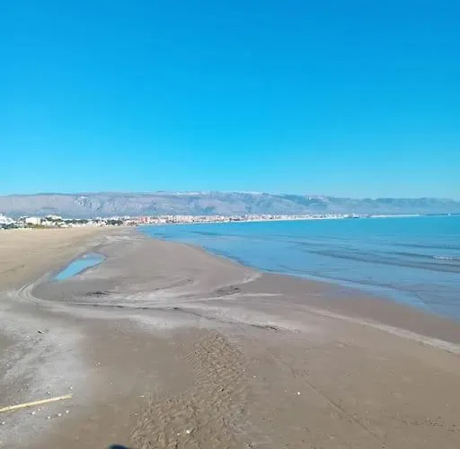 De La Paz Villa Manfredonia