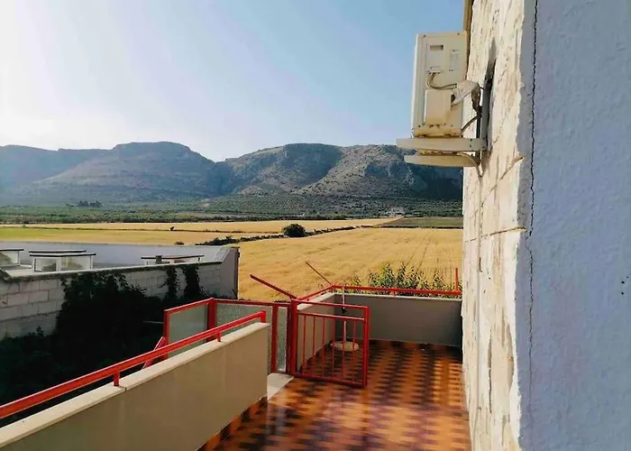 De La Paz Villa *